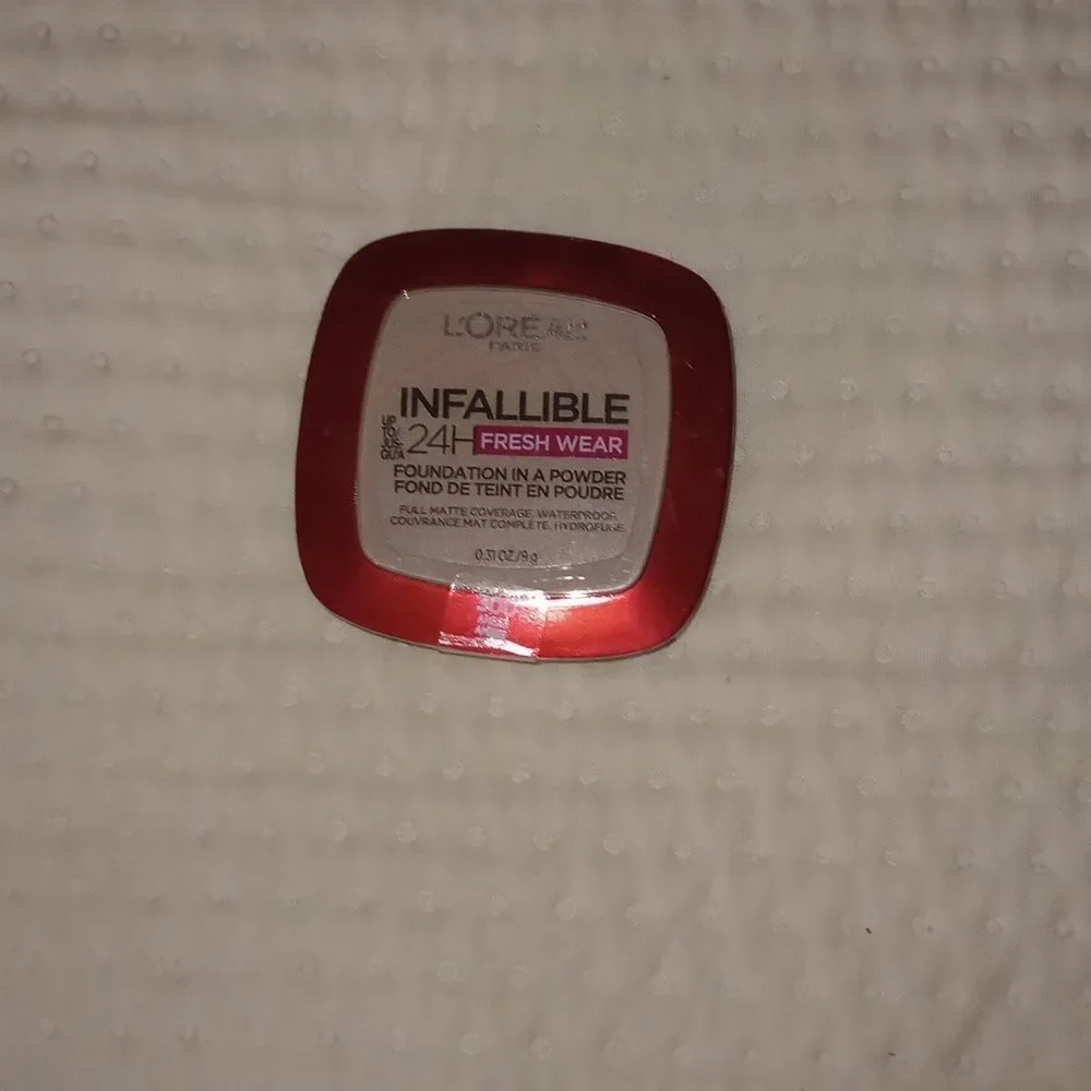 🆕🧴L'Oreal Infallible 24H Fresh Wear Foundation In A Powder - #300, Amber